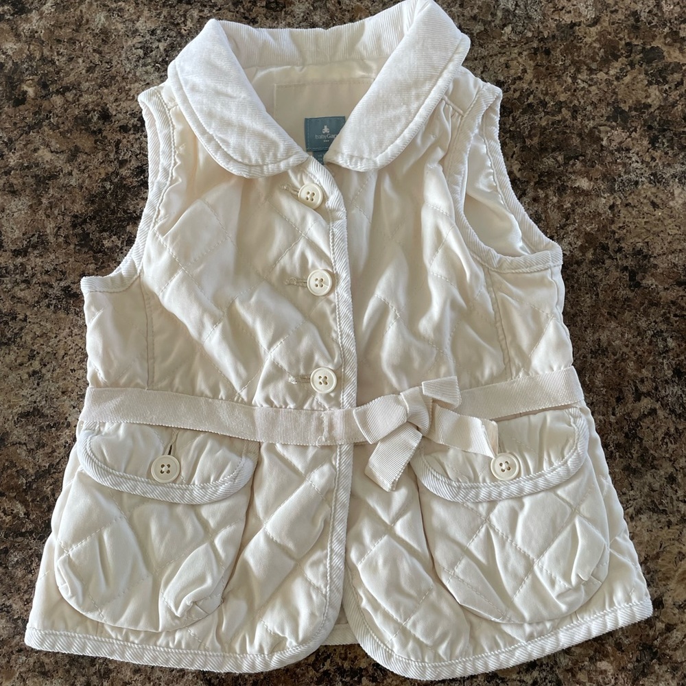GapKids cream vest size 18-24 months